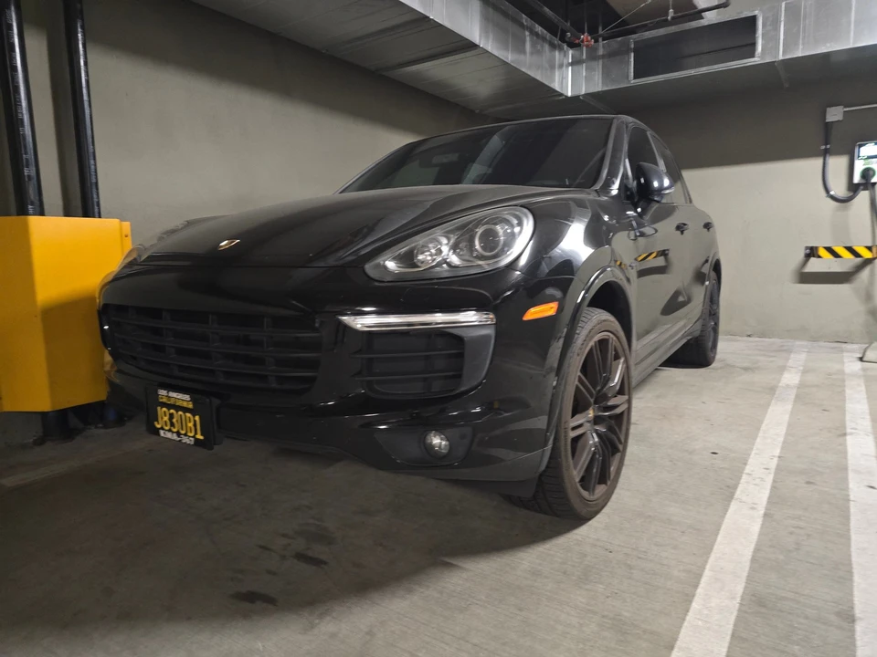 2017 Porsche 958 Cayenne - Image 7 of 16