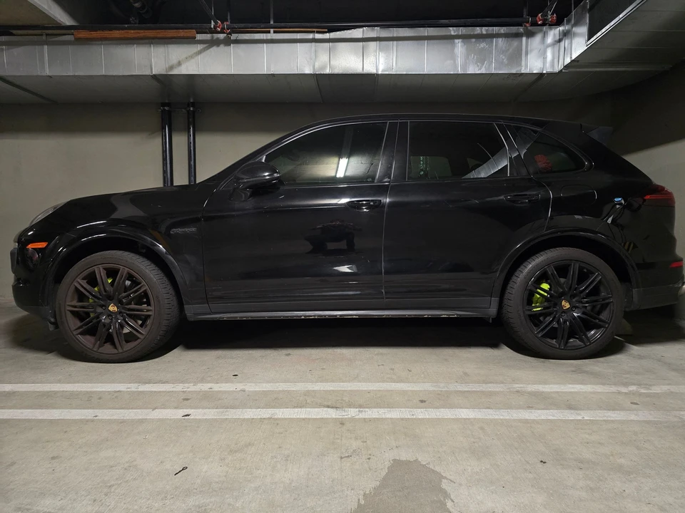 2017 Porsche 958 Cayenne - Image 10 of 16