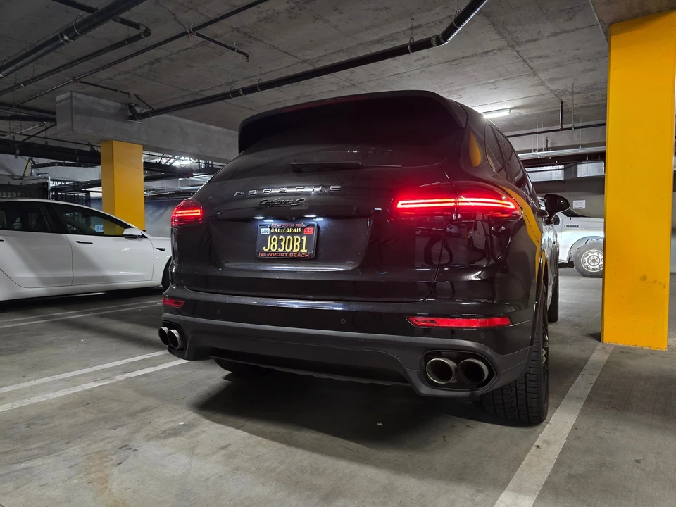 2017 Porsche 958 Cayenne - Image 11 of 16