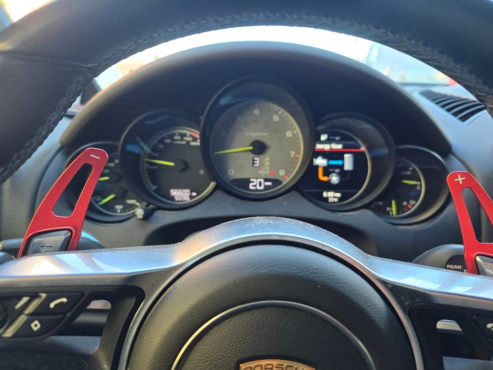 2017 Porsche 958 Cayenne - Image 13 of 16