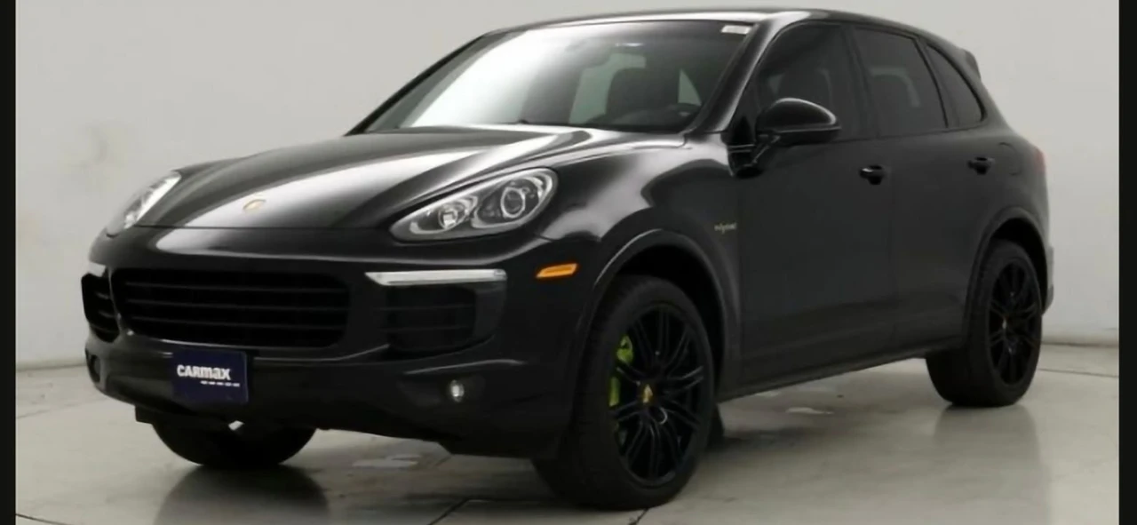 2017 Porsche 958 Cayenne - Image 2 of 16
