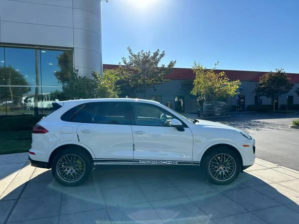 2018 Porsche 958 Cayenne S - Image 3 of 11