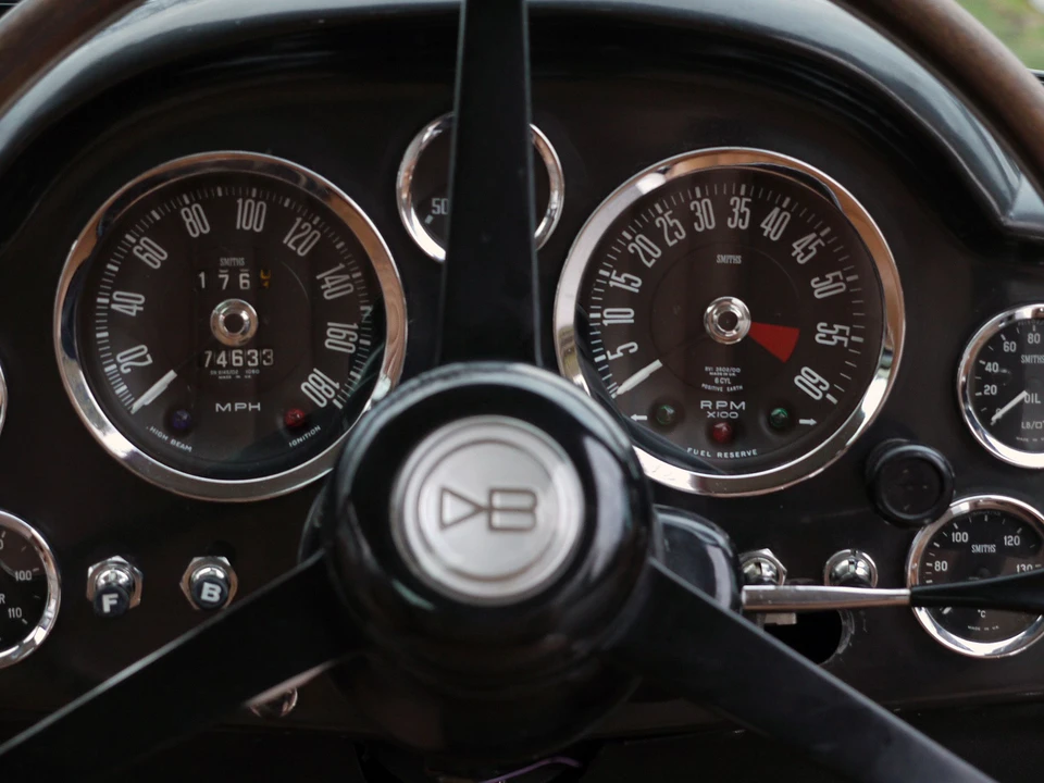 Aston Martin DB6 - Image 11 of 20