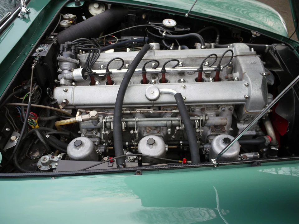 Aston Martin DB6 - Image 13 of 20