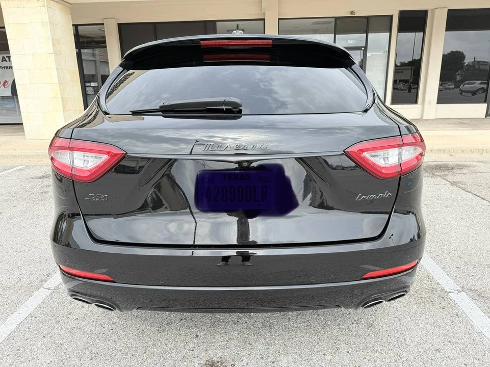 2020 Maserati Levante - Image 9 of 15