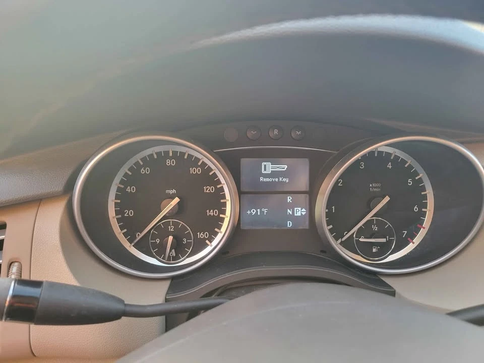 2012 Mercedes-Benz W251 R-Class - Image 9 of 10