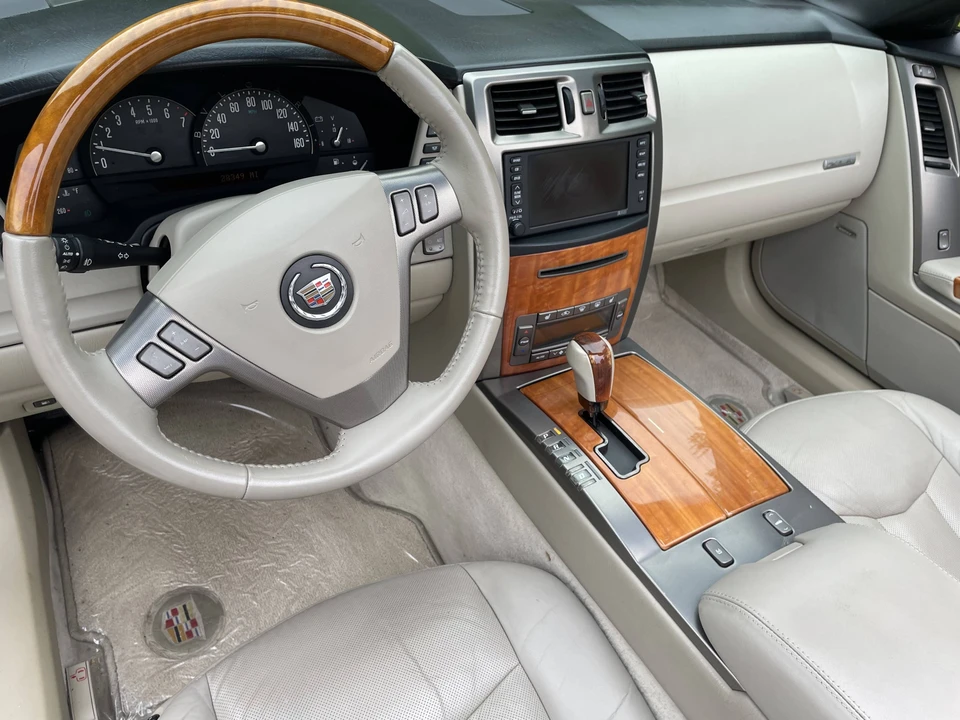 2006 Cadillac XLR - Image 6 of 12
