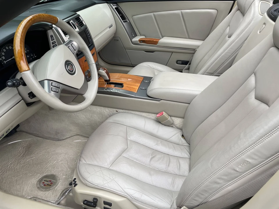 2006 Cadillac XLR - Image 7 of 12