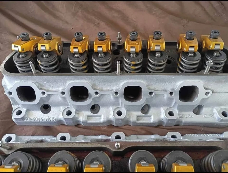 Parts & Memorabilia Engines - Image 3 of 4