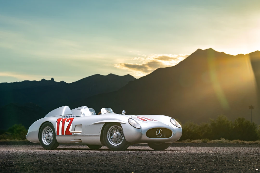 Mercedes-Benz 300SL Gullwing - Image 2 of 31