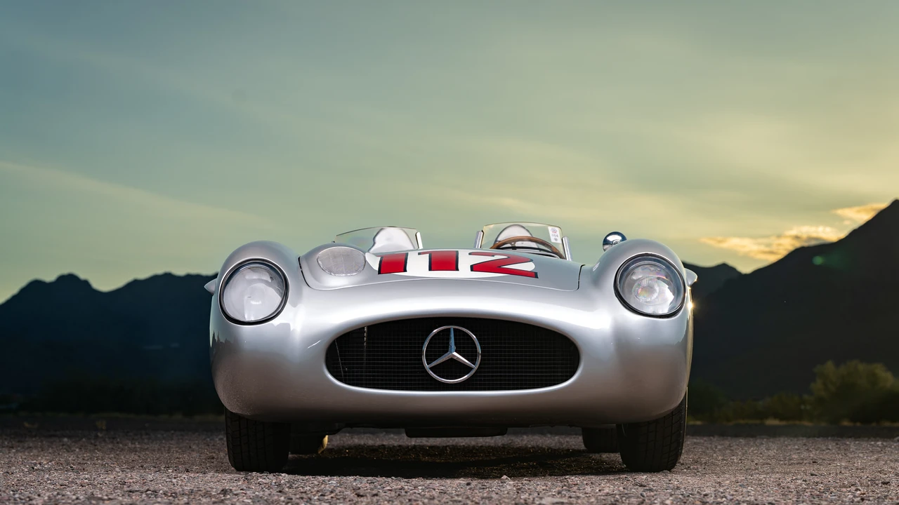 Mercedes-Benz 300SL Gullwing - Image 14 of 31