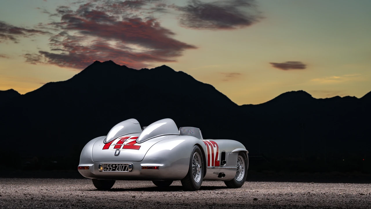 Mercedes-Benz 300SL Gullwing - Image 29 of 31