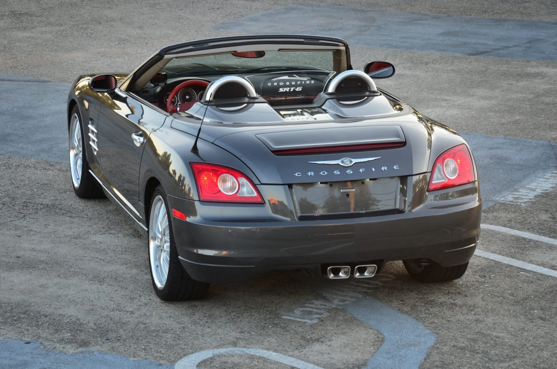 2005 Chrysler Crossfire - Image 26 of 31