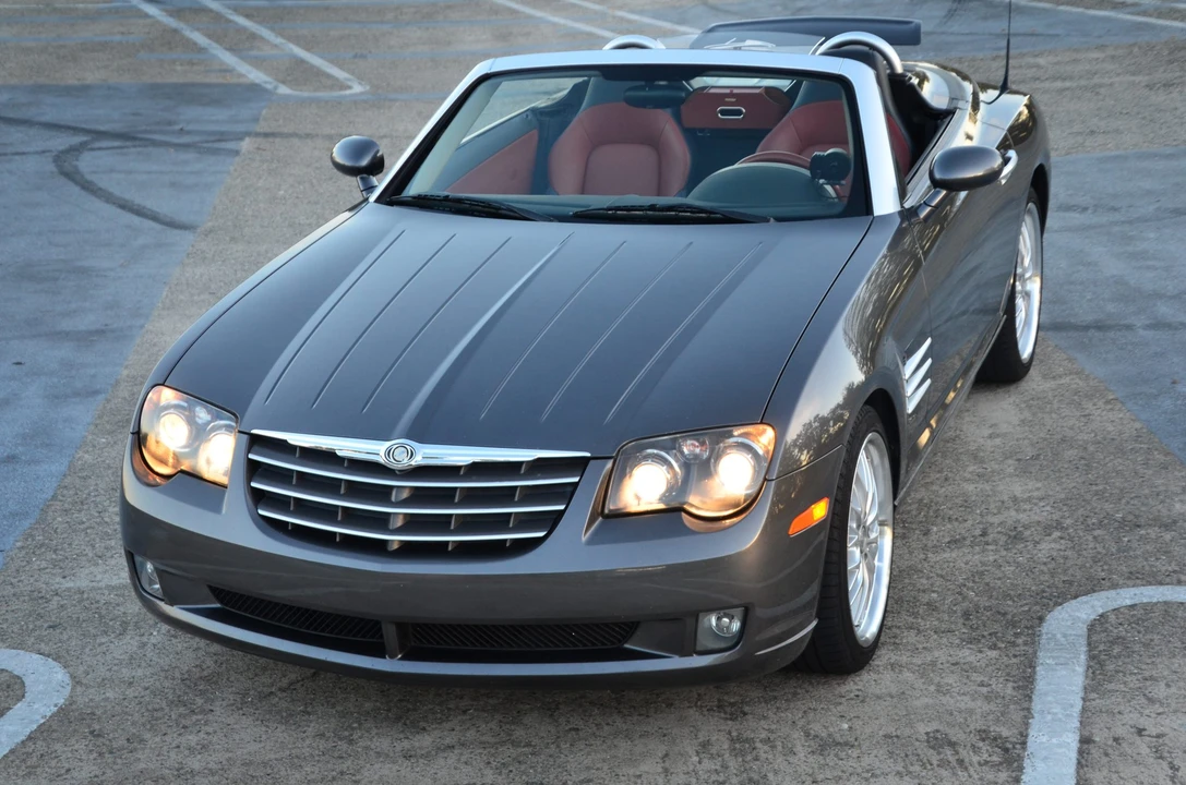2005 Chrysler Crossfire - Image 18 of 31
