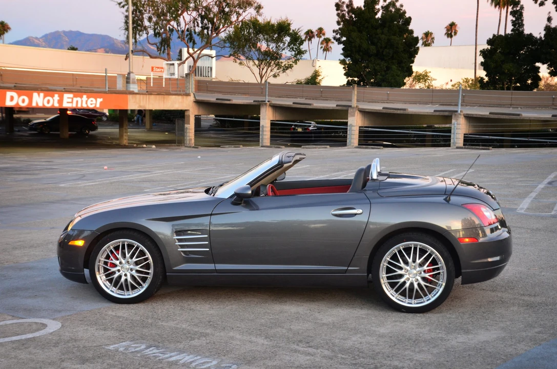 2005 Chrysler Crossfire - Image 22 of 31
