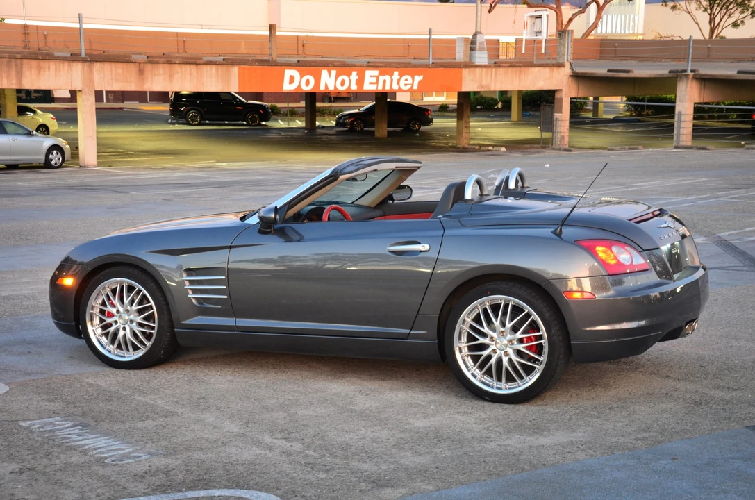 2005 Chrysler Crossfire - Image 23 of 31
