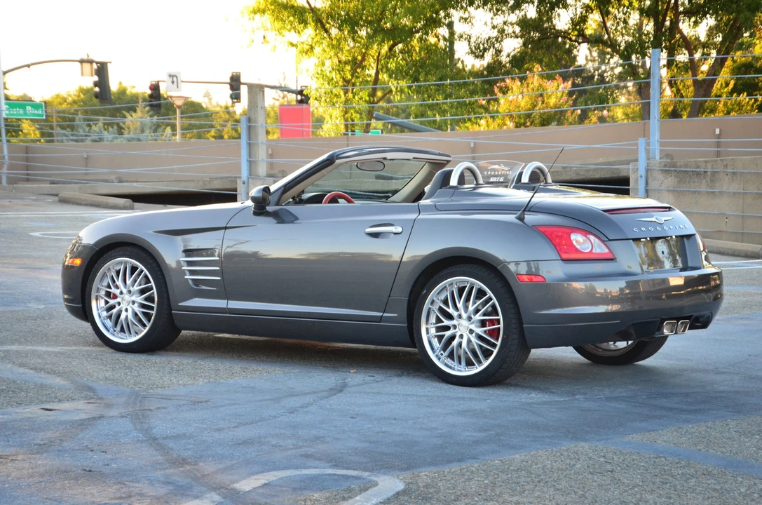 2005 Chrysler Crossfire - Image 24 of 31
