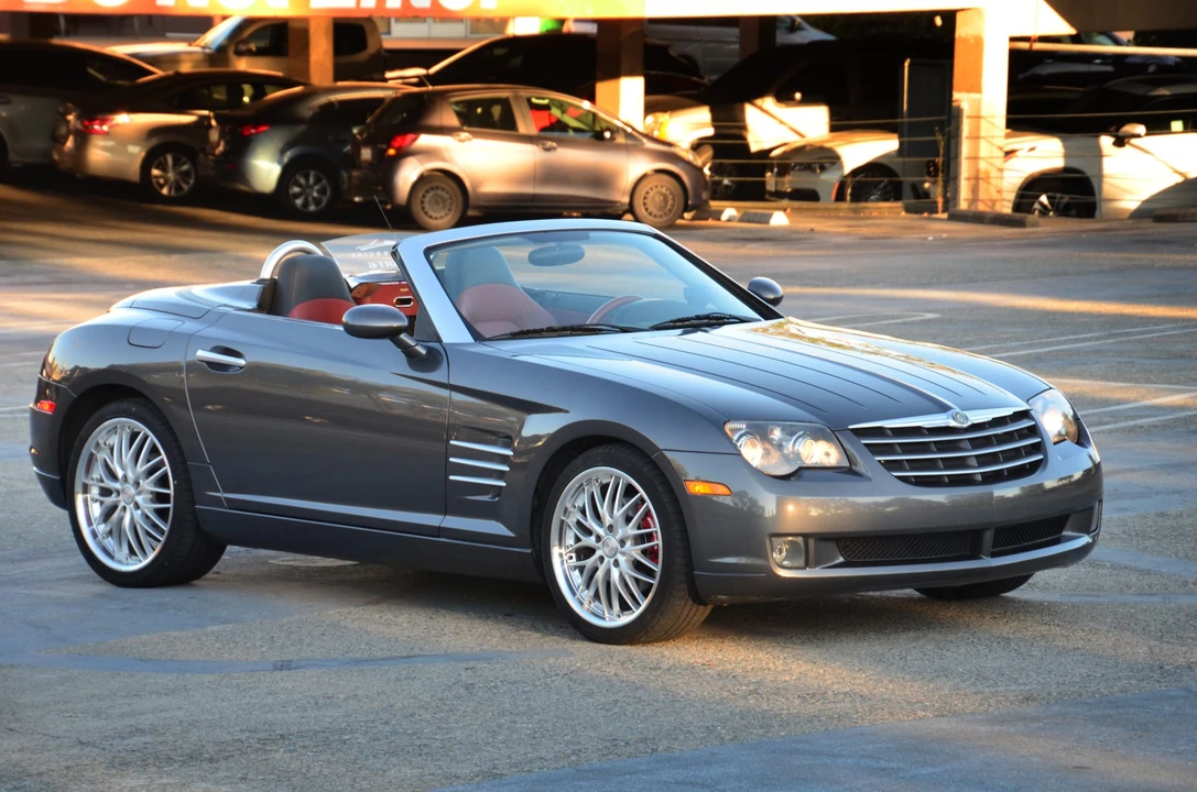 2005 Chrysler Crossfire - Image 2 of 31