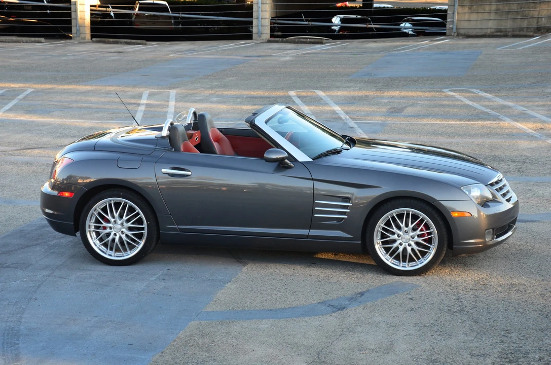2005 Chrysler Crossfire - Image 12 of 31