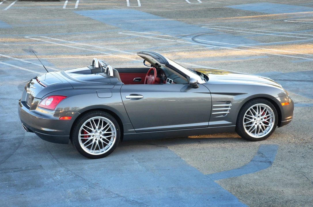 2005 Chrysler Crossfire - Image 11 of 31