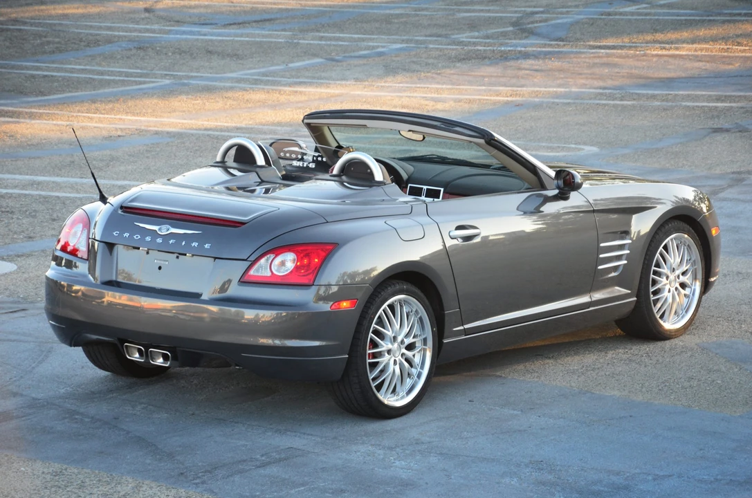 2005 Chrysler Crossfire - Image 9 of 31