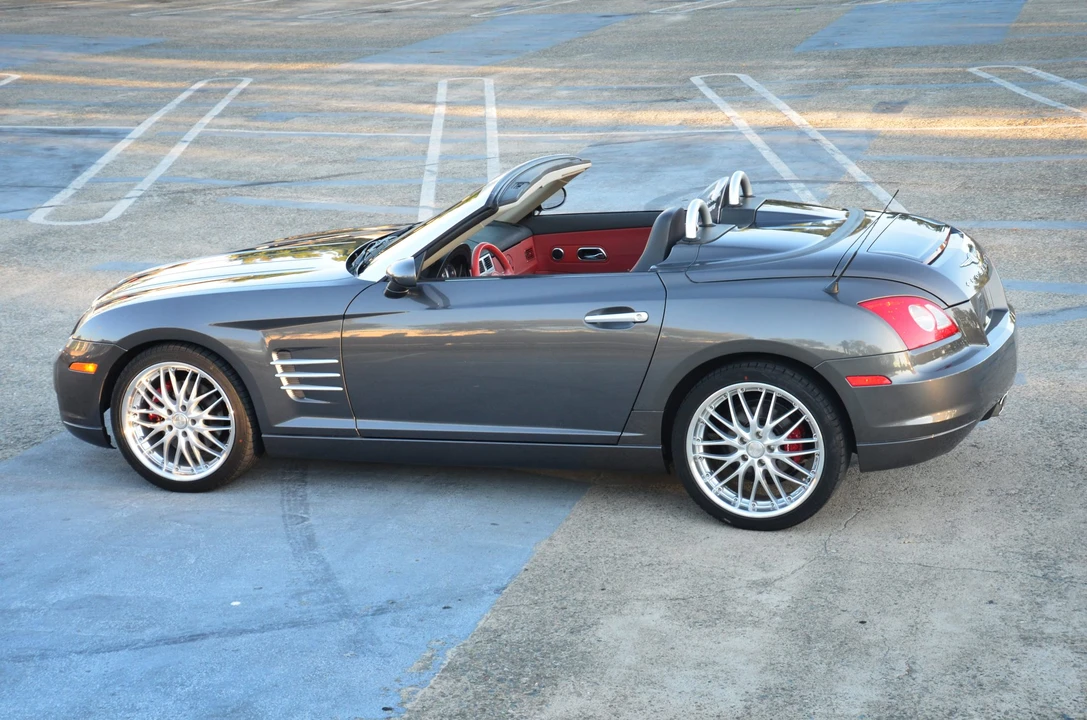2005 Chrysler Crossfire - Image 7 of 31