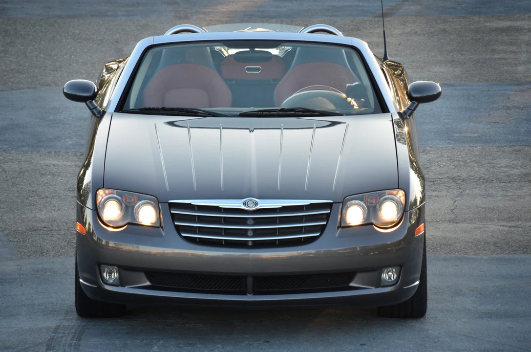 2005 Chrysler Crossfire - Image 3 of 31