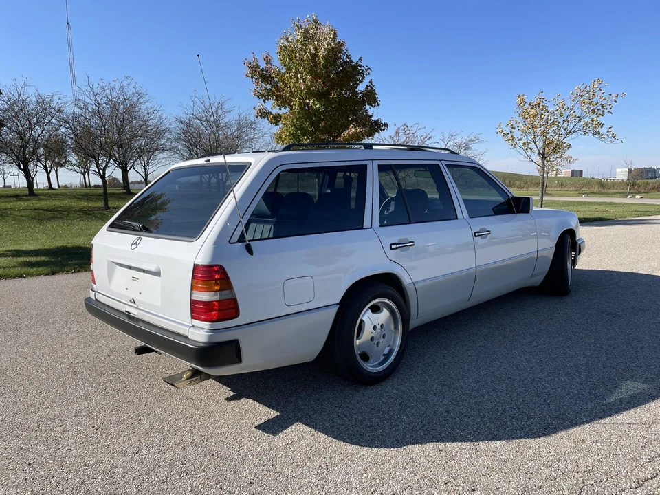 1990 Mercedes-Benz W124 E-Class - Image 7 of 31