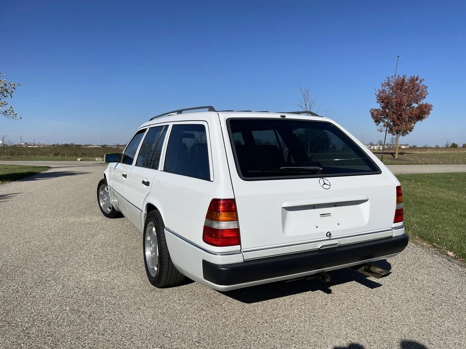 1990 Mercedes-Benz W124 E-Class - Image 4 of 31