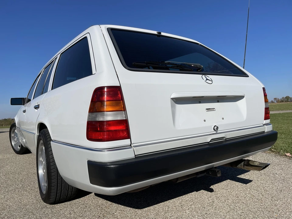 1990 Mercedes-Benz W124 E-Class - Image 5 of 31