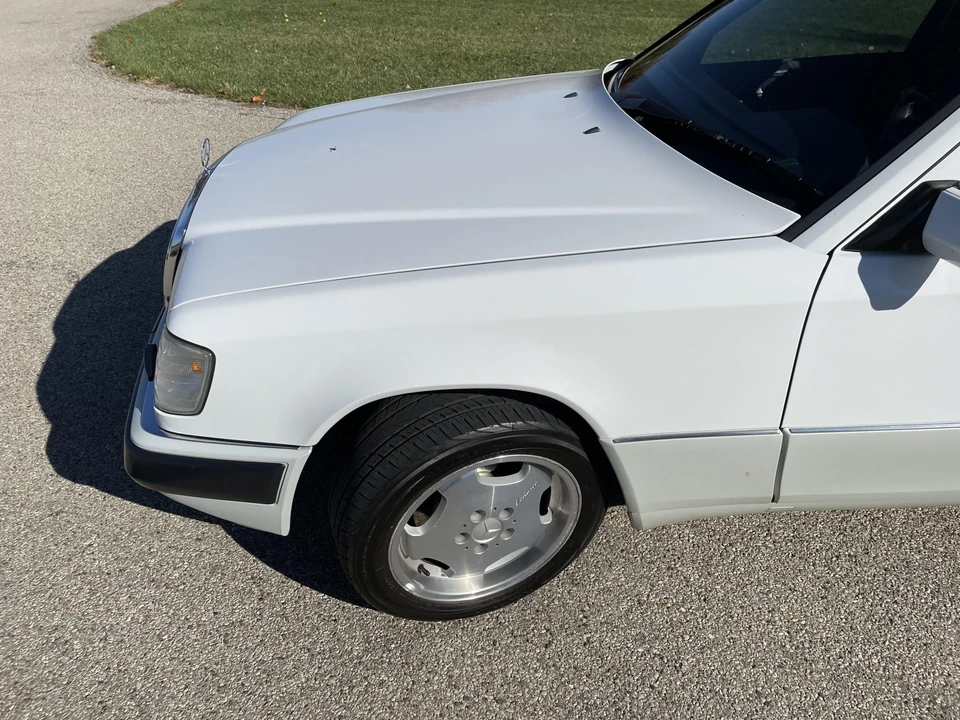 1990 Mercedes-Benz W124 E-Class - Image 30 of 31