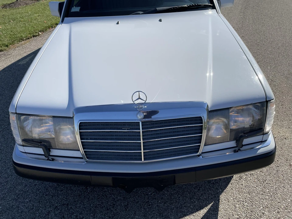 1990 Mercedes-Benz W124 E-Class - Image 25 of 31