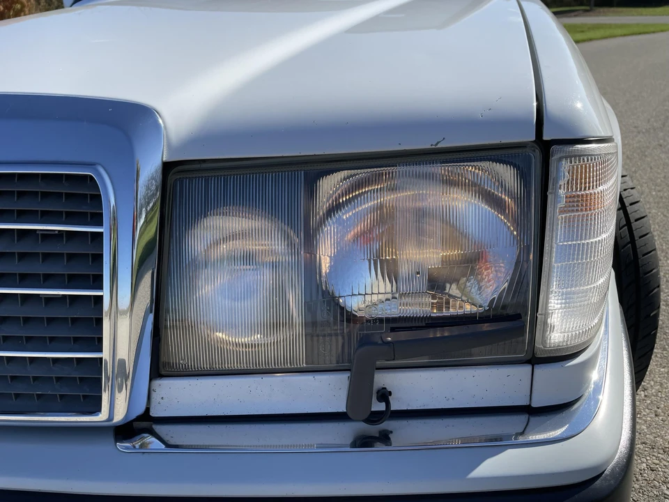 1990 Mercedes-Benz W124 E-Class - Image 27 of 31
