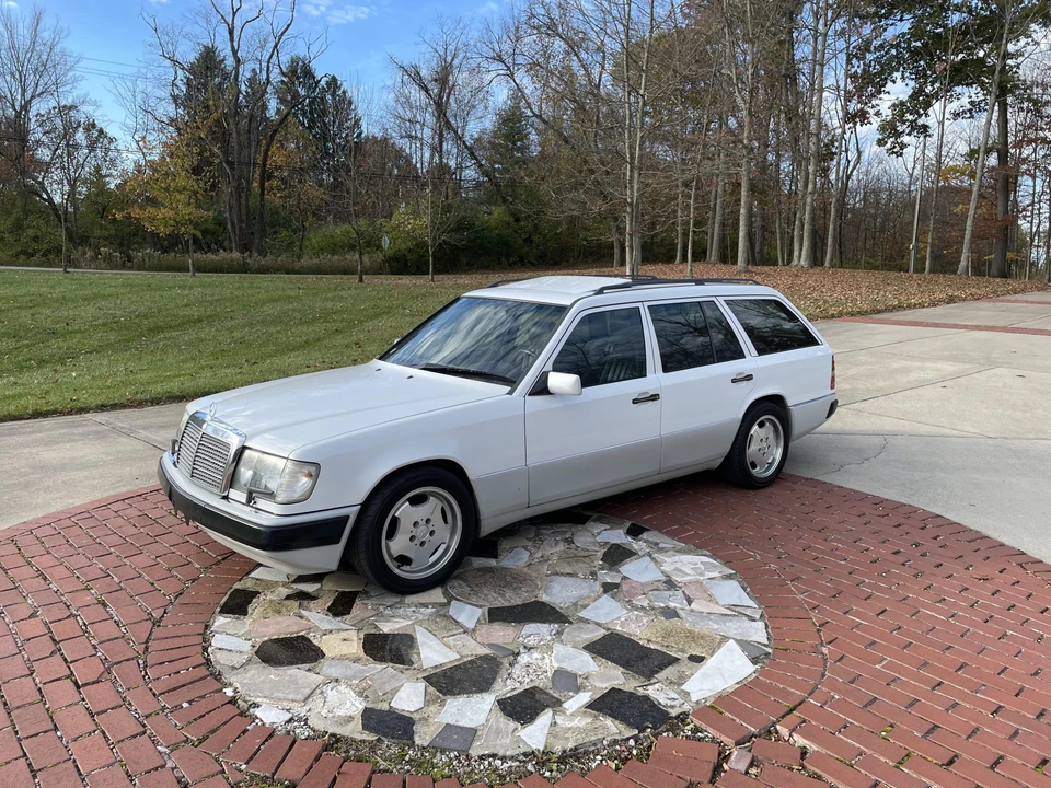 1990 Mercedes-Benz W124 E-Class - Image 11 of 31