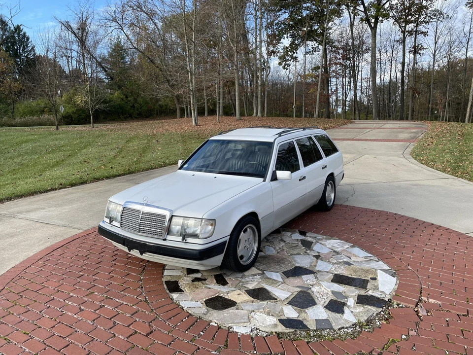 1990 Mercedes-Benz W124 E-Class - Image 12 of 31