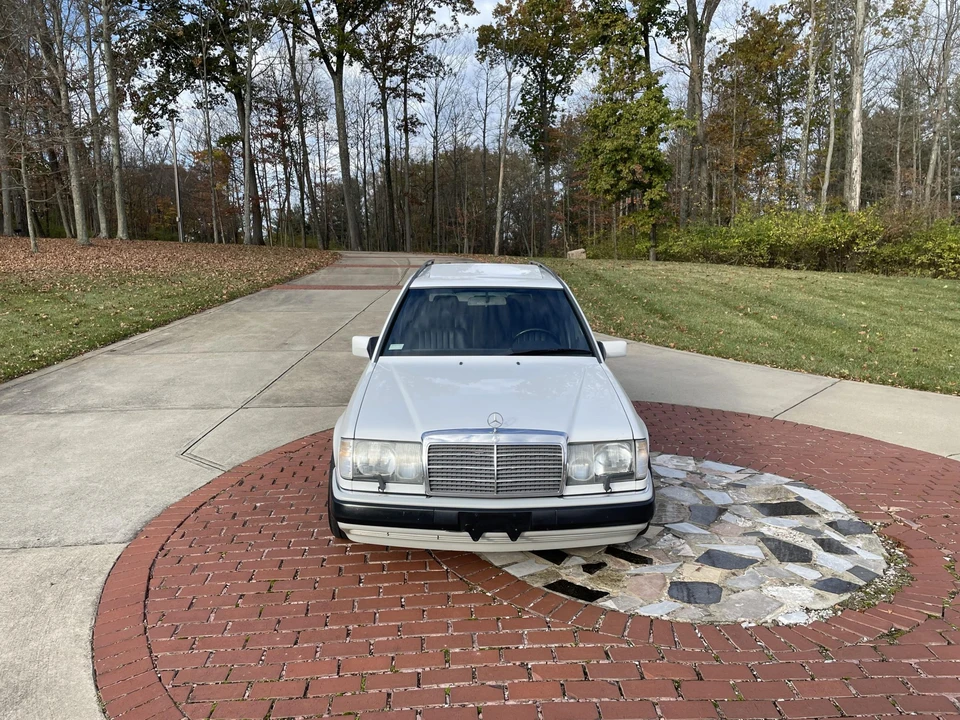 1990 Mercedes-Benz W124 E-Class - Image 19 of 31