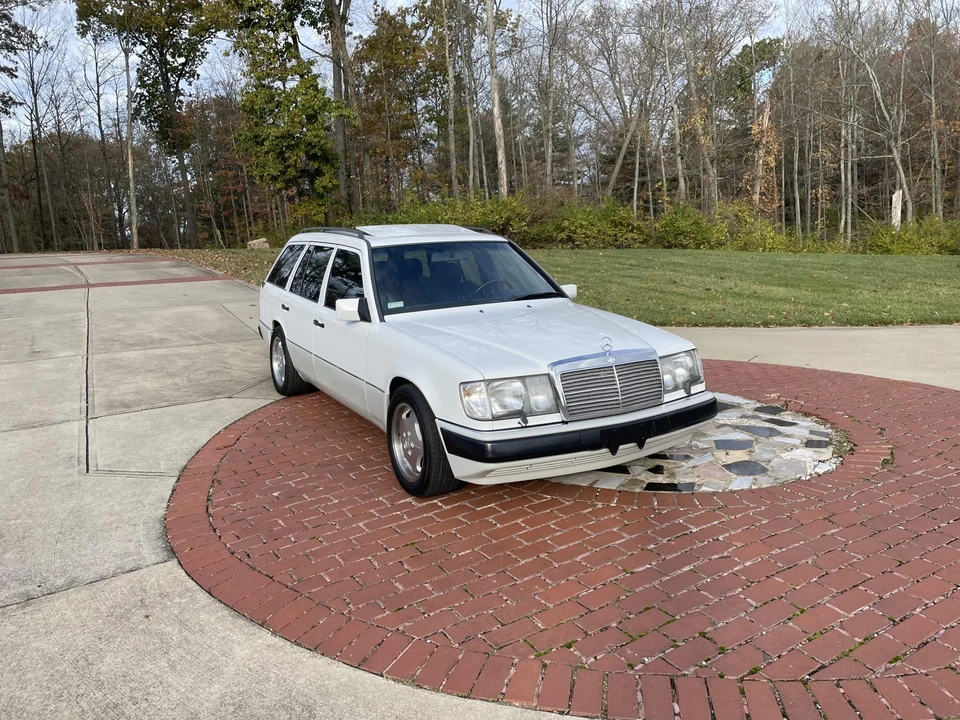1990 Mercedes-Benz W124 E-Class - Image 17 of 31