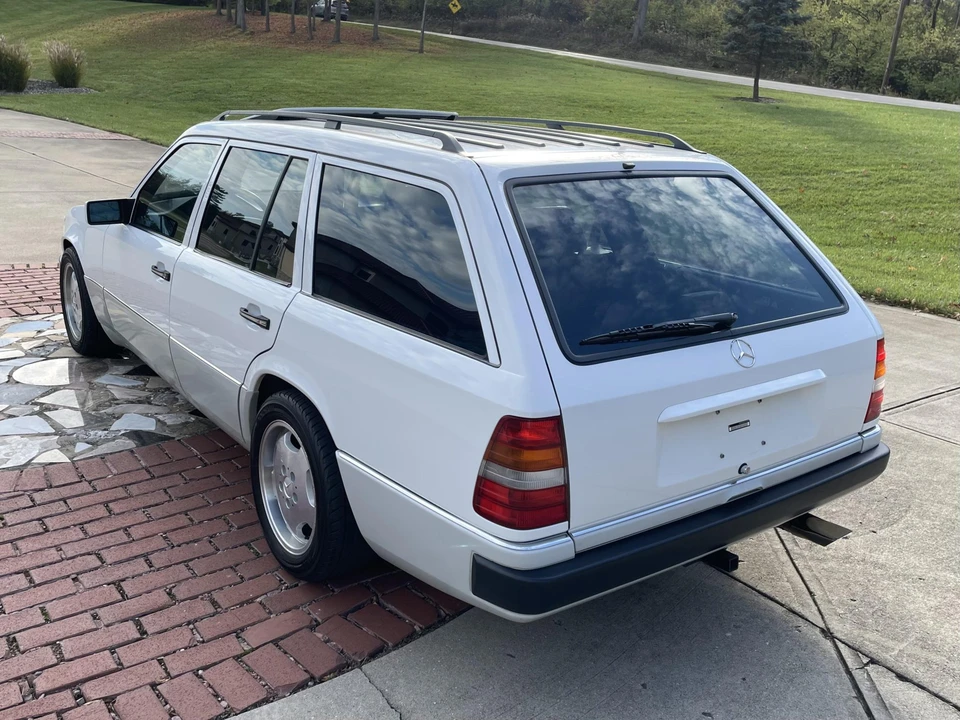 1990 Mercedes-Benz W124 E-Class - Image 14 of 31