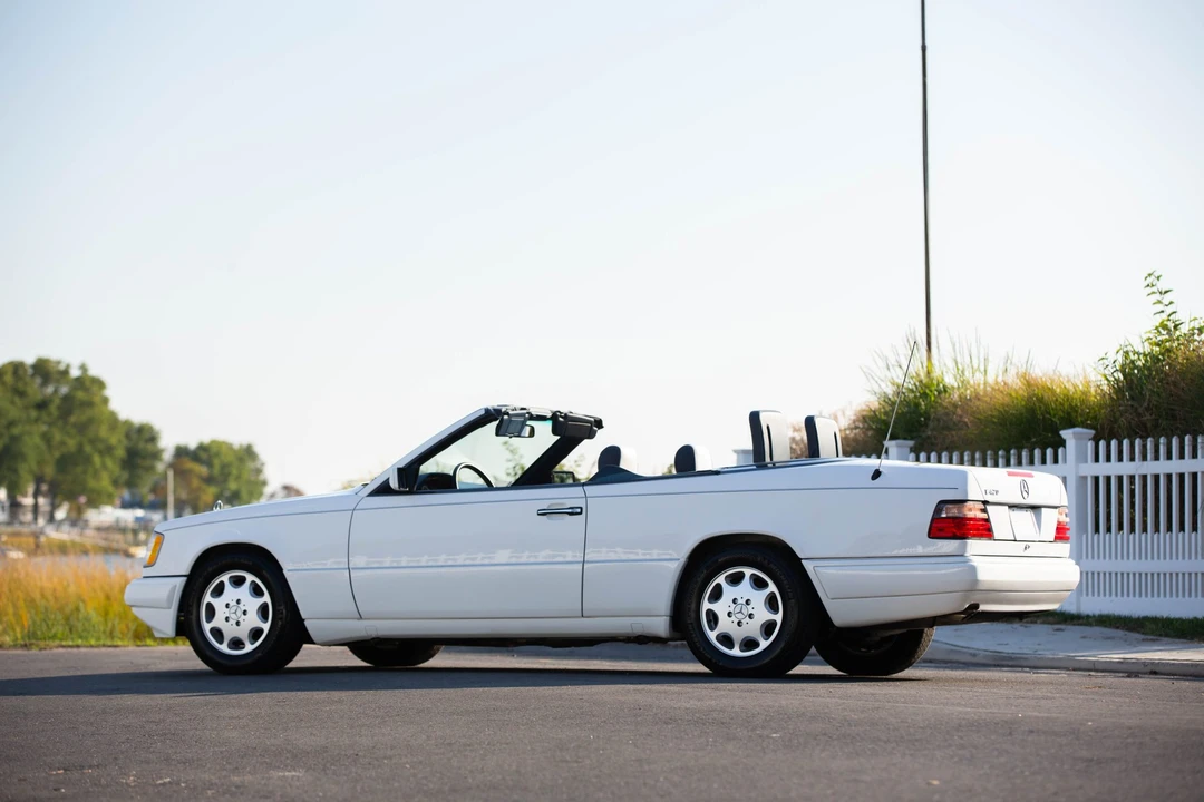 1994 Mercedes-Benz W124 E-Class - Image 11 of 31