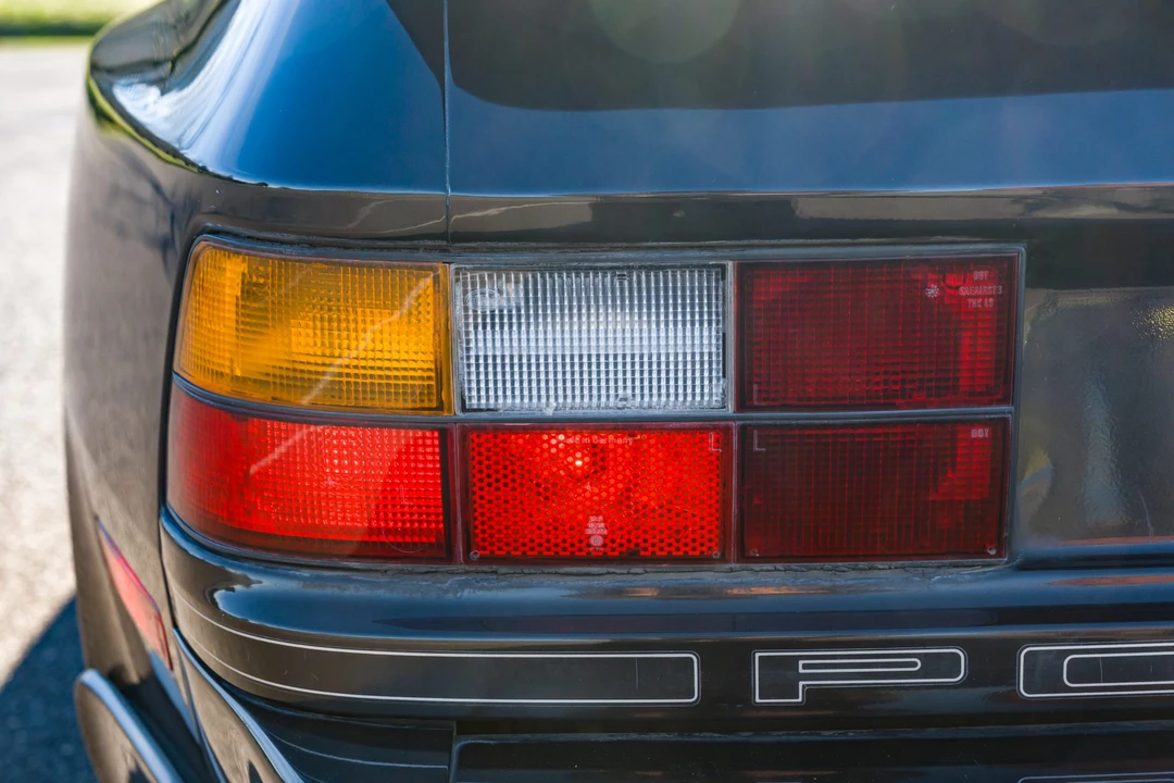 1989 Porsche 944 Turbo - Image 14 of 31