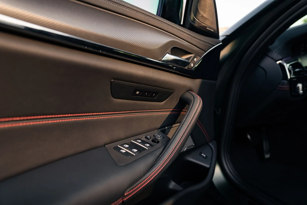 2022 BMW G30 5 Series Sedan - Image 28 of 31