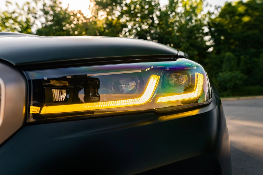 2022 BMW G30 5 Series Sedan - Image 9 of 31