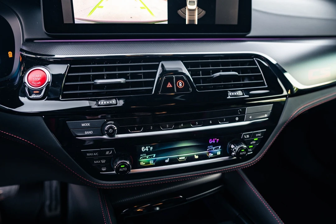 2022 BMW G30 5 Series Sedan - Image 21 of 31