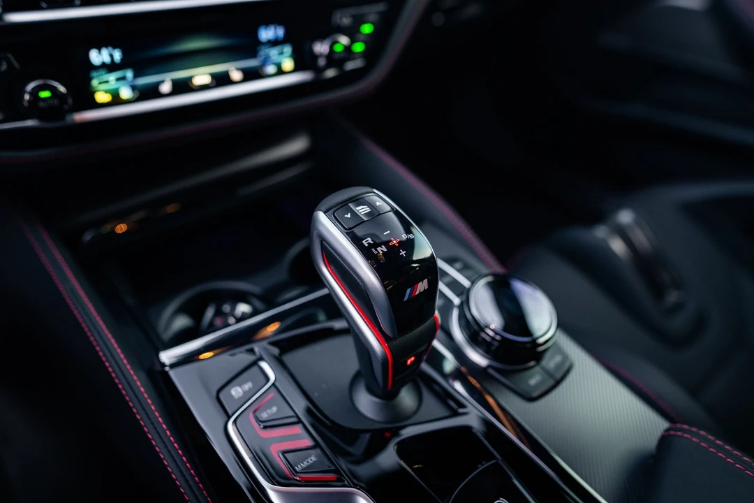2022 BMW G30 5 Series Sedan - Image 23 of 31