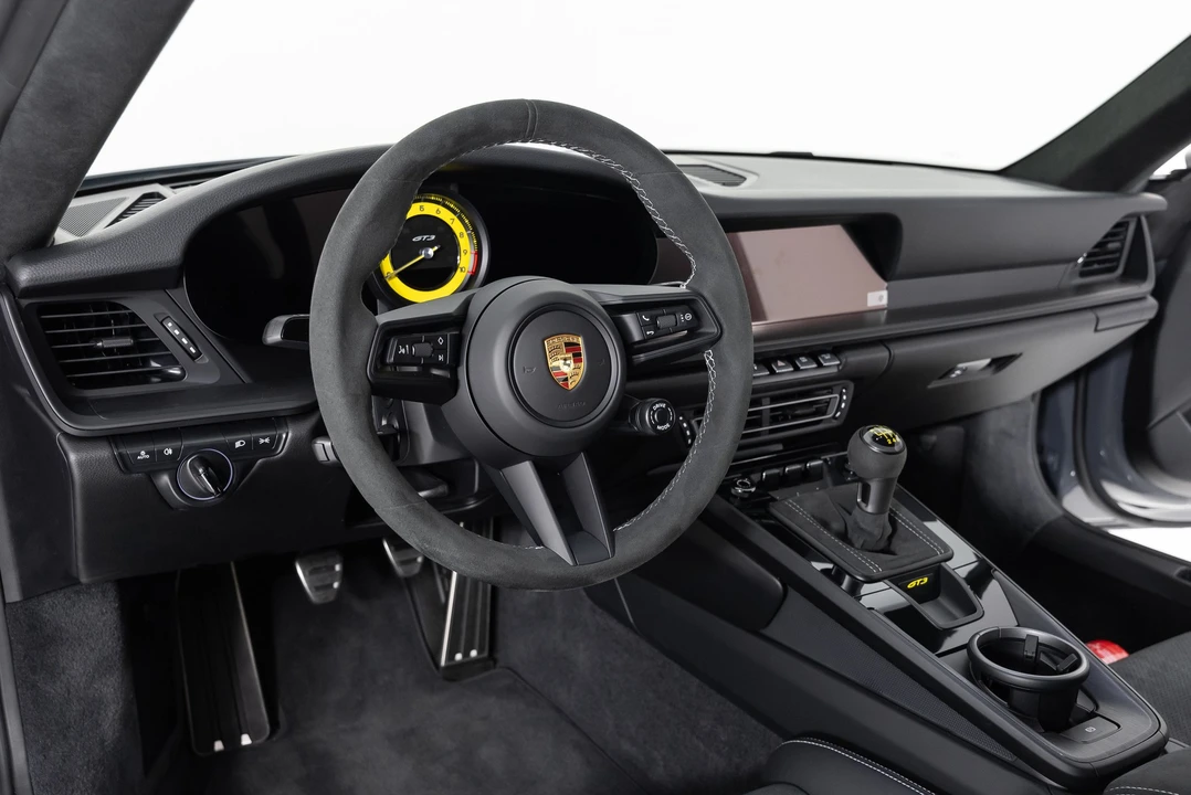 2022 Porsche 992 GT3 - Image 18 of 31