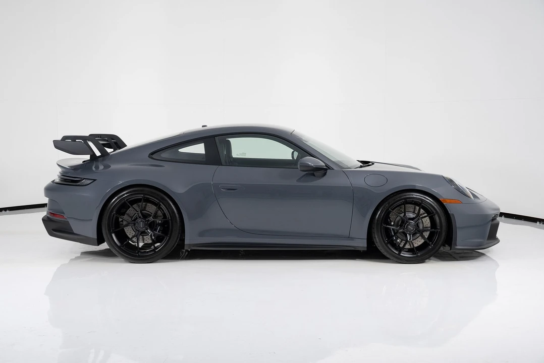 2022 Porsche 992 GT3 - Image 2 of 31