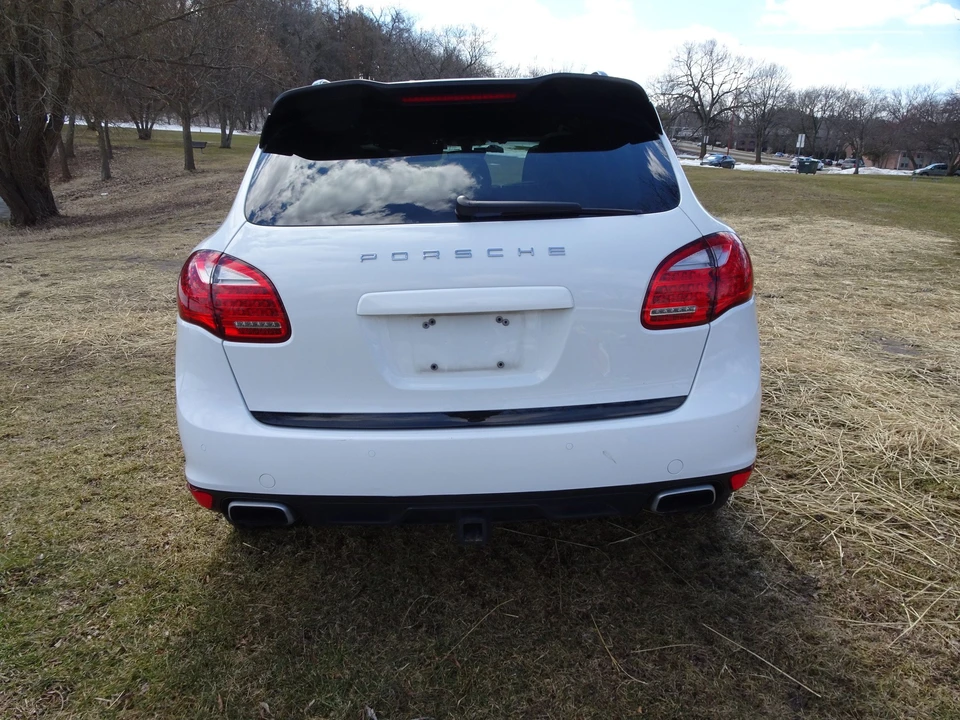 2014 Porsche 958 Cayenne - Image 4 of 9