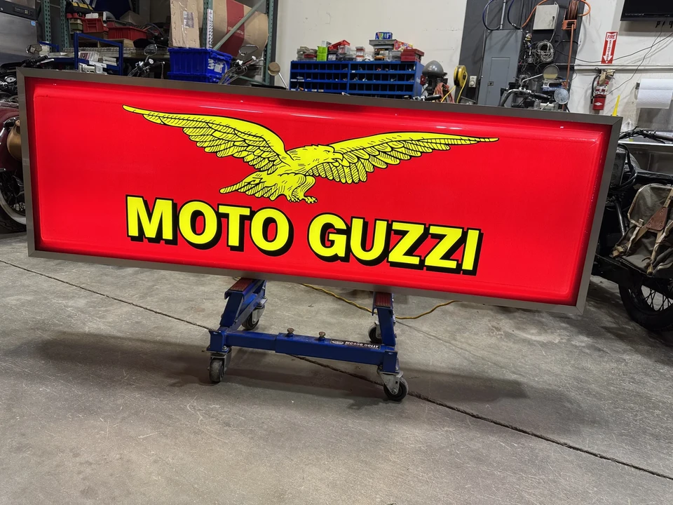 Moto Guzzi - Image 4 of 18