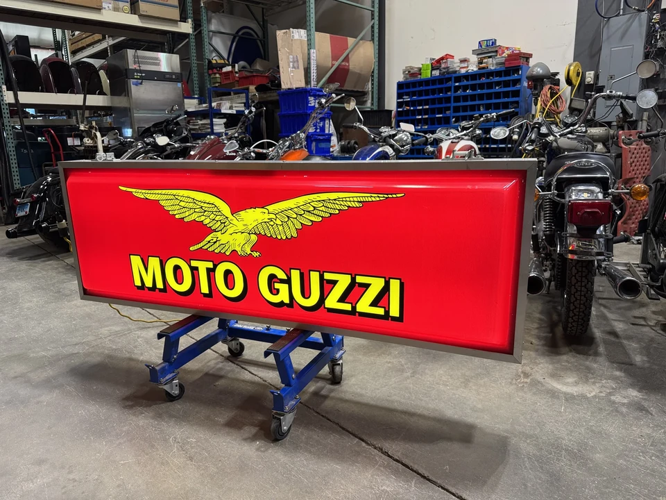 Moto Guzzi - Image 5 of 18