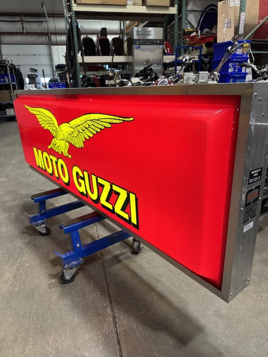 Moto Guzzi - Image 7 of 18